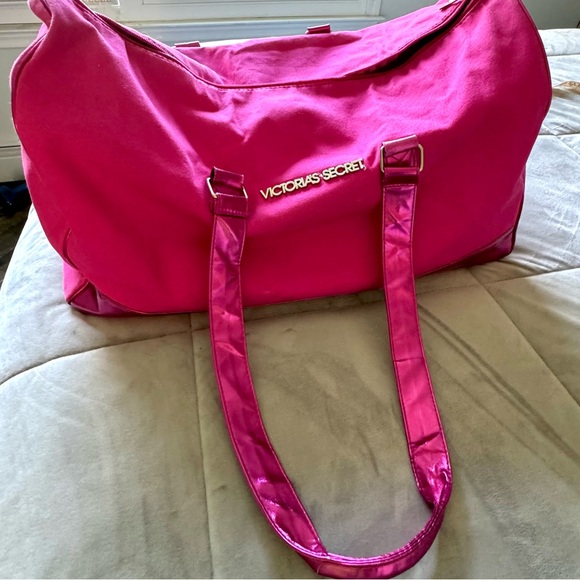 Victoria's Secret Plink Canvas Large Duffle Bag w
20.5”~L x10”~W x 12”D - Picture 3 of 13